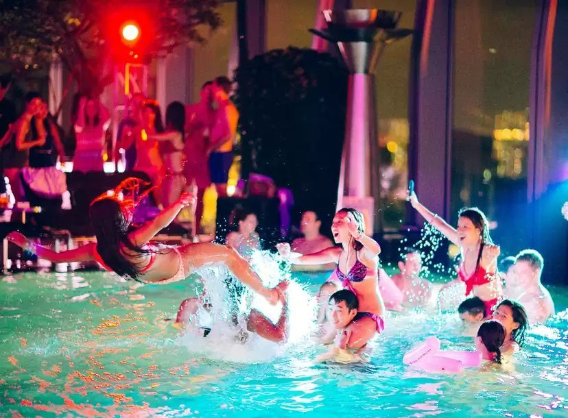 Pool party